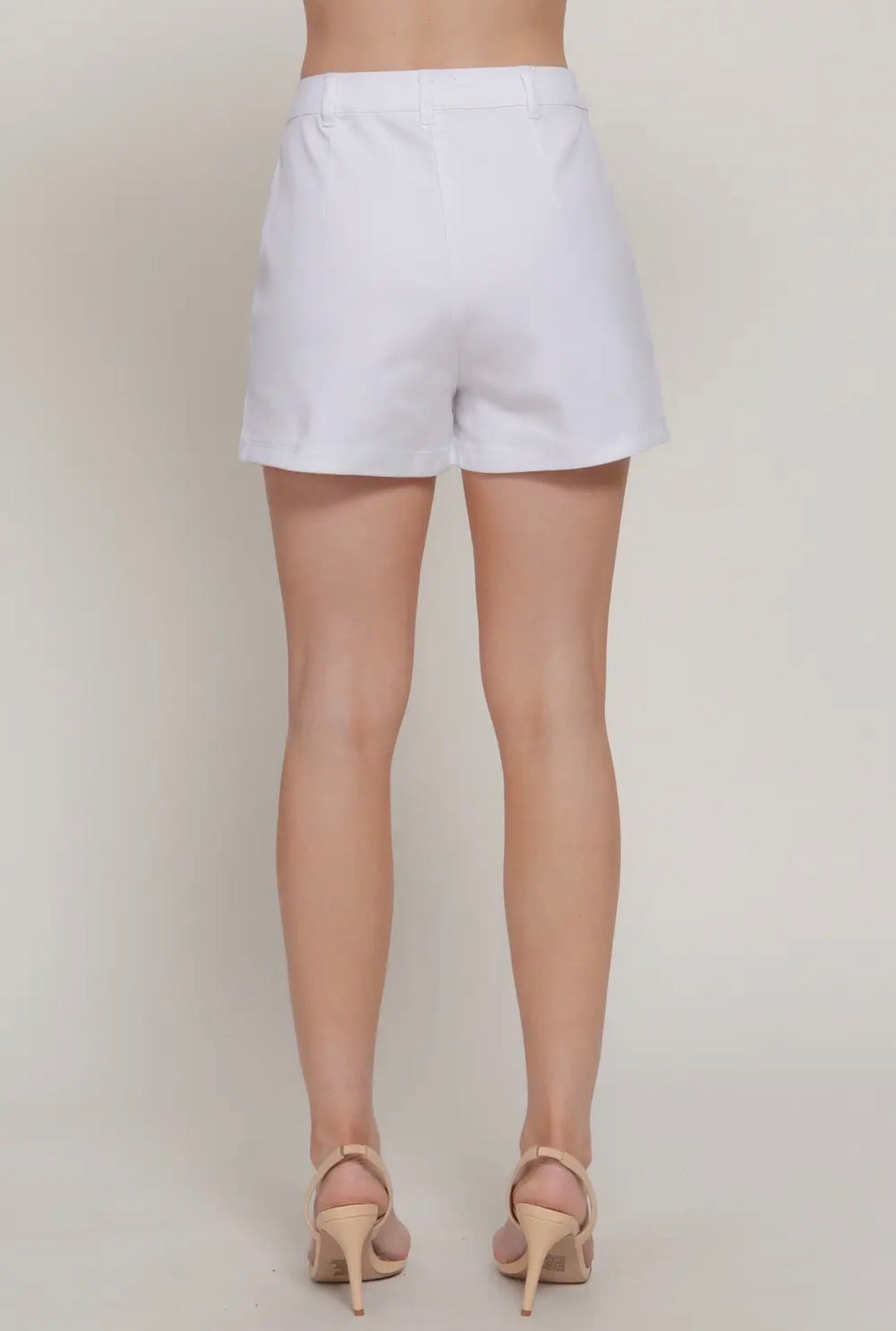 Blanc shorts