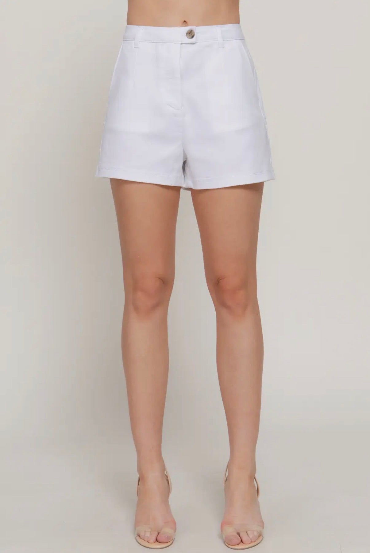 Blanc shorts