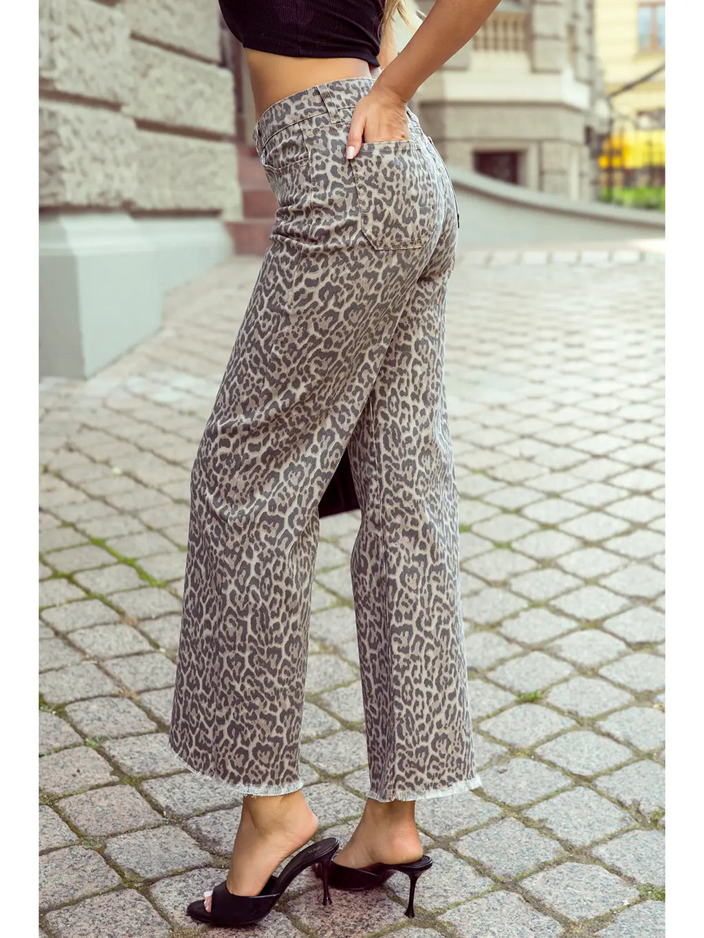 Spotted jeans